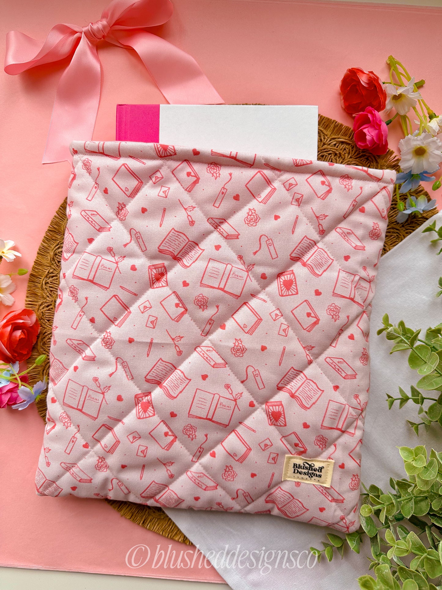 Romance Reader X-Large Quilted Sleeve