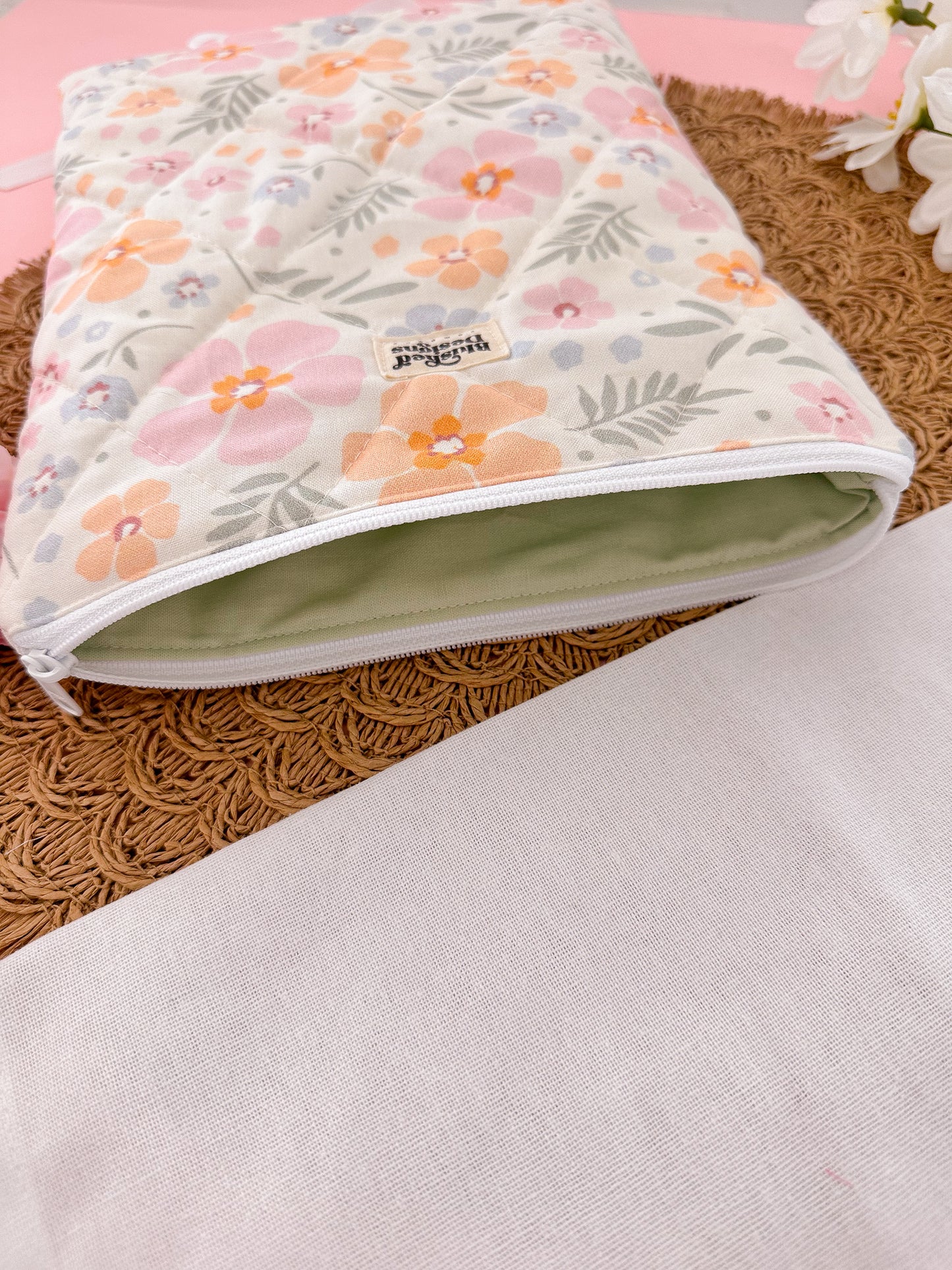 Maribel Book Sleeve